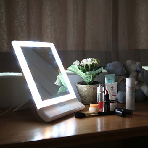 Выбираем макияжное зеркало для дома